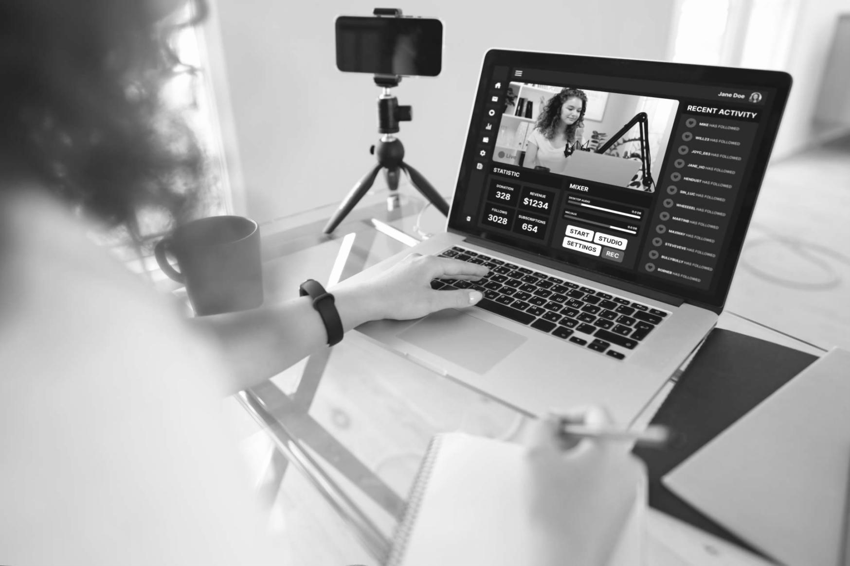 Участники образовательной платформы за работой